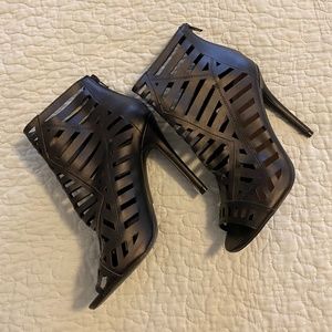Charlotte Russe Size 7 Heels